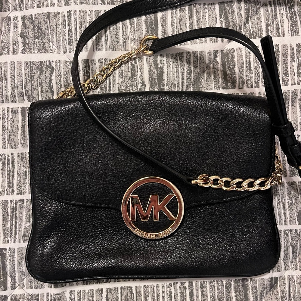 Black Michael Kors Crossbody